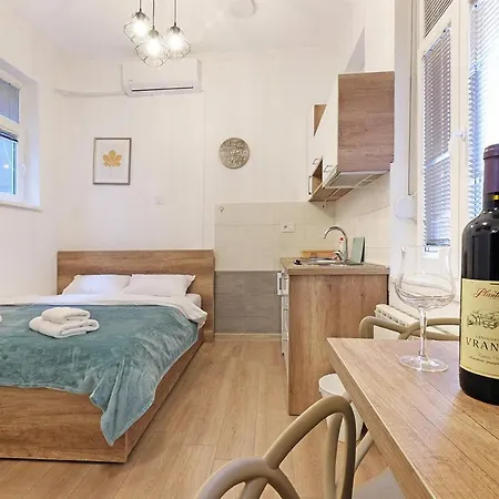 Ikar Βελιγράδι